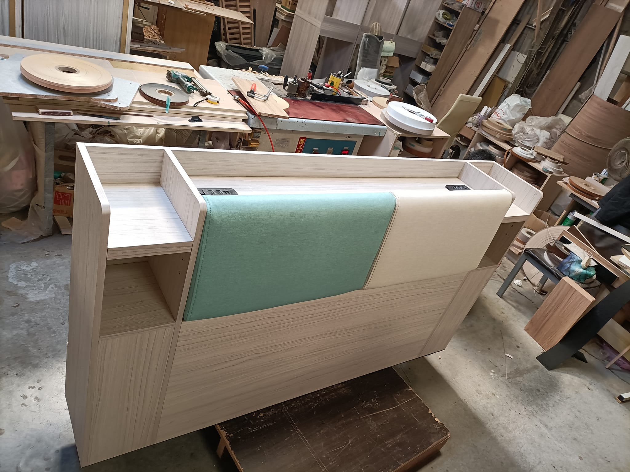 台中客製床頭平貼牆面